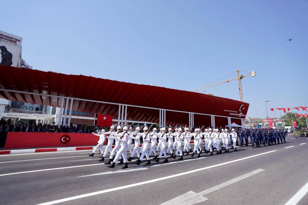 İmamoğlu 30 Ağustos'ta konuştu: Cumhuriyet'e ve Atatürk'e layık bireyler olmayı inşallah başarırız 25